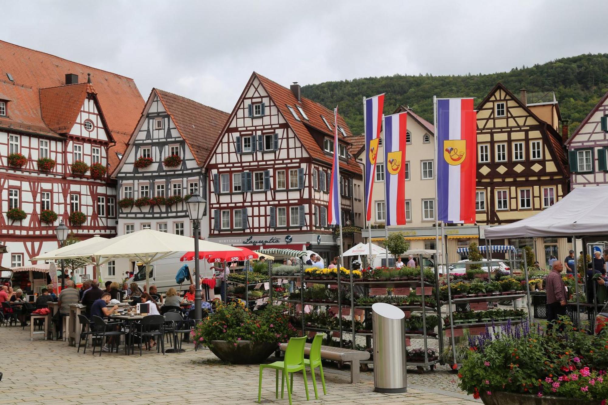 Apartamento Haus Am Sonnenhügel Bad Urach Exterior foto